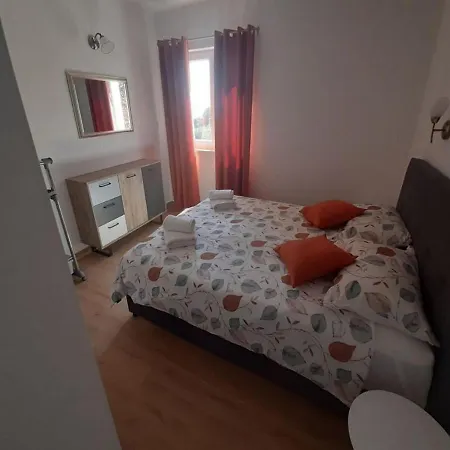 Dobrila Apartment