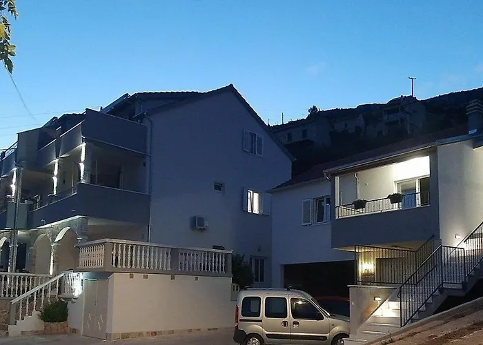 Dobrila * Jelsa (Hvar)